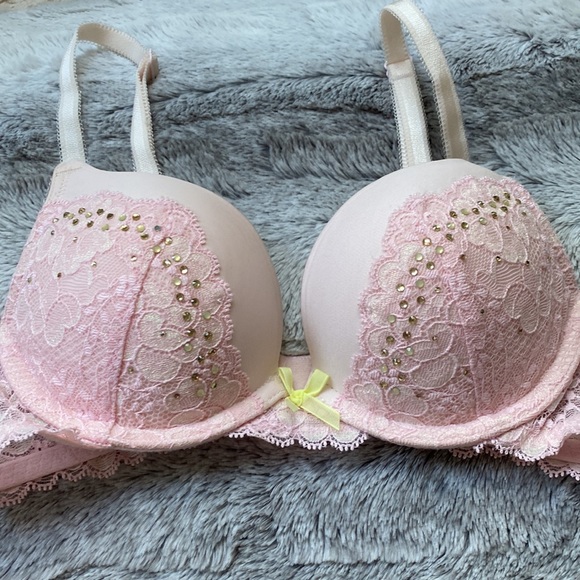 NWOT Victoria’s Secret Bra - Picture 4 of 9